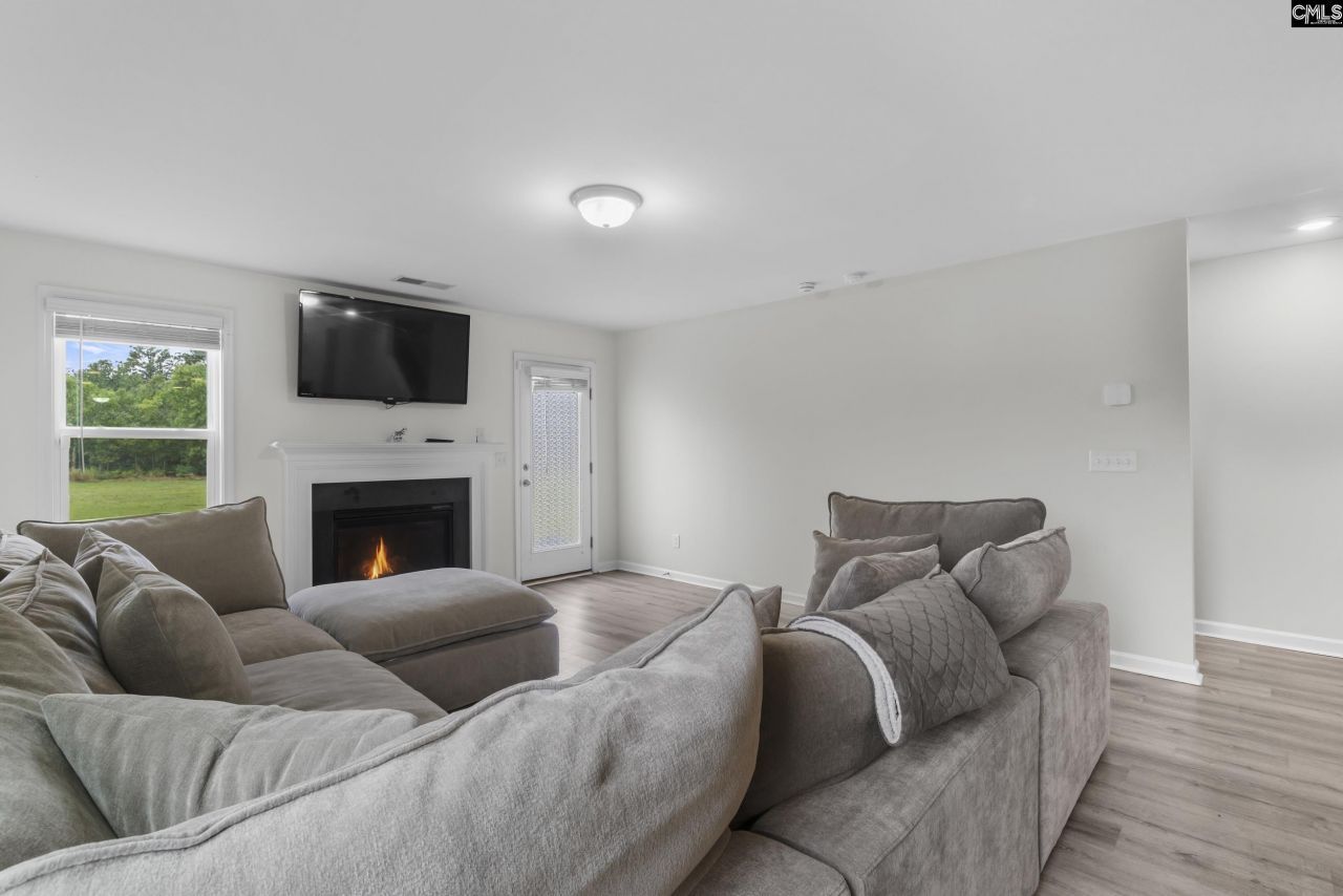 465 Vanburen Court Photo 11