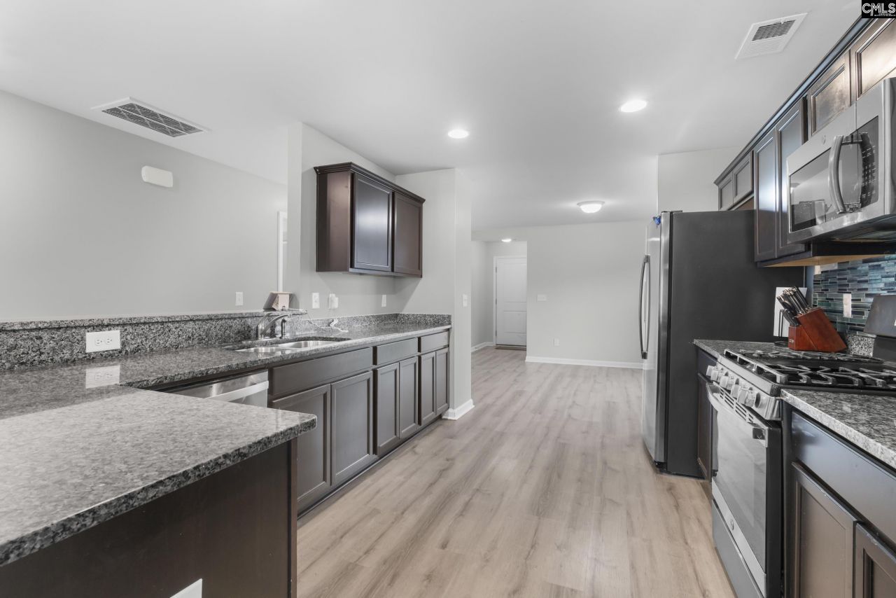 465 Vanburen Court Photo 7