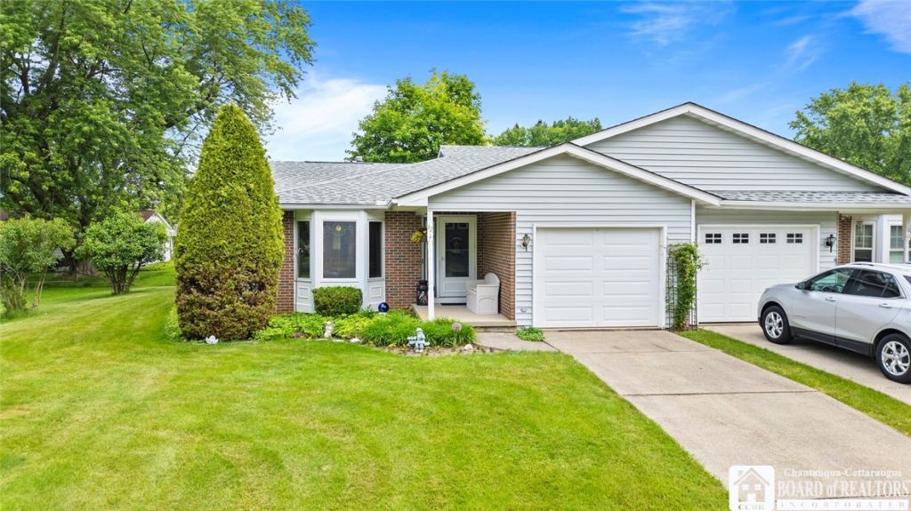 12 Ahrens Place, Fredonia, NY 14063 Main Photo