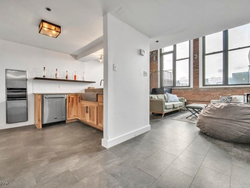 1133 W 9th Street, Unit 313, Cleveland, OH 44113 Photo 2