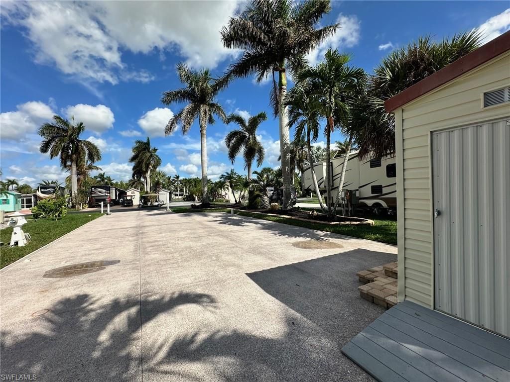 1275 Silver Lakes Blvd, Naples, FL 34114 Photo