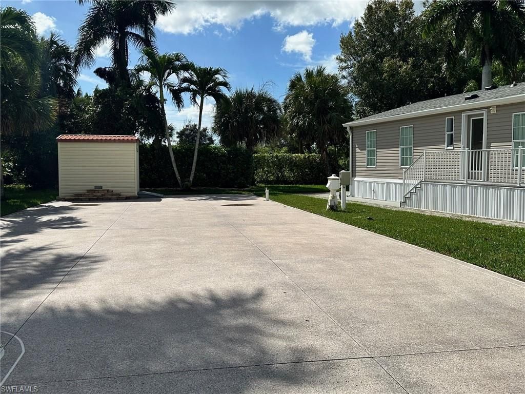 1275 Silver Lakes Blvd, Naples, FL 34114 Photo