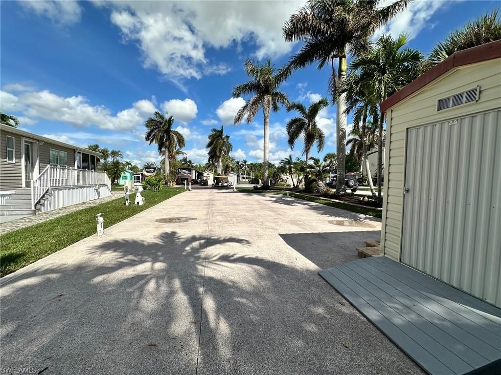 1275 Silver Lakes Blvd, Naples, FL 34114 Photo