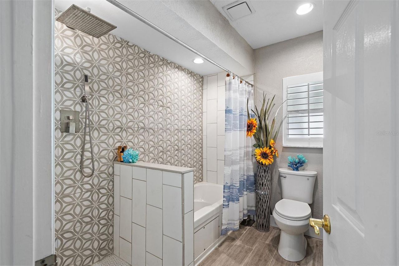 2820 Whitney Road, Clearwater, FL 33760 Photo