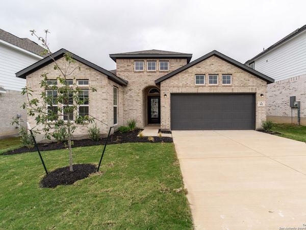 162 Ednie Ln, Mico, TX 78066