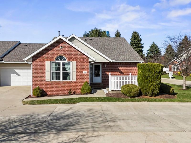 209 Greenbriar Lane, Dalton, OH 44618 Photo 2