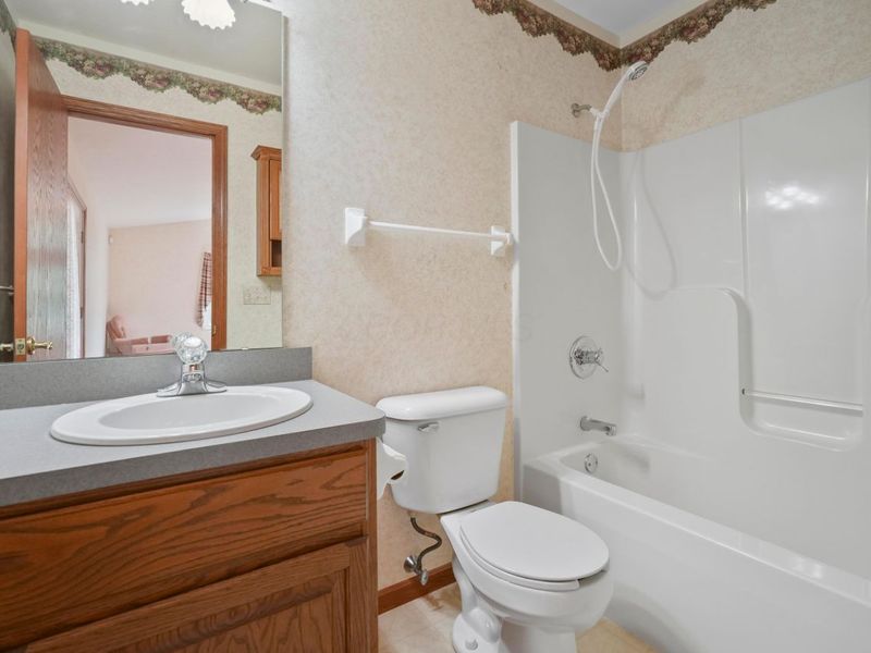 209 Greenbriar Lane, Dalton, OH 44618 Photo 22