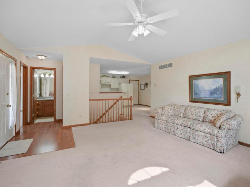 209 Greenbriar Lane, Dalton, OH 44618 Photo 6