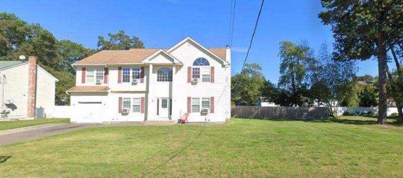 141 N 28th Street, Wheatley Heights, NY 11798 Main Photo