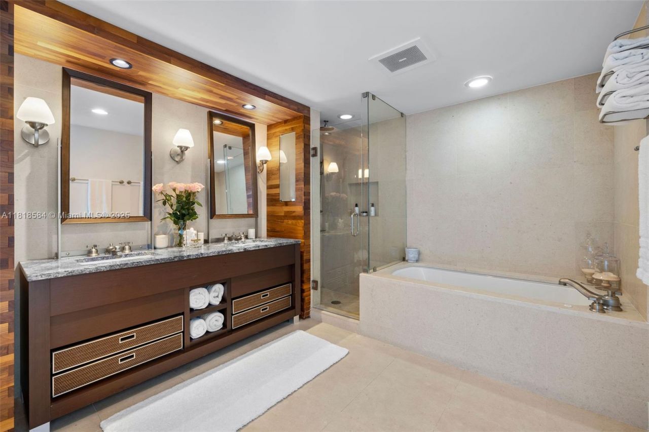 6899 Collins Ave, Unit 2707, Miami Beach, FL 33141 Photo