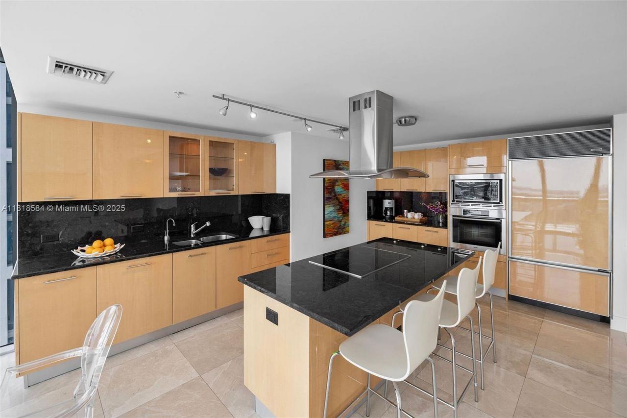 6899 Collins Ave, Unit 2707, Miami Beach, FL 33141 Photo