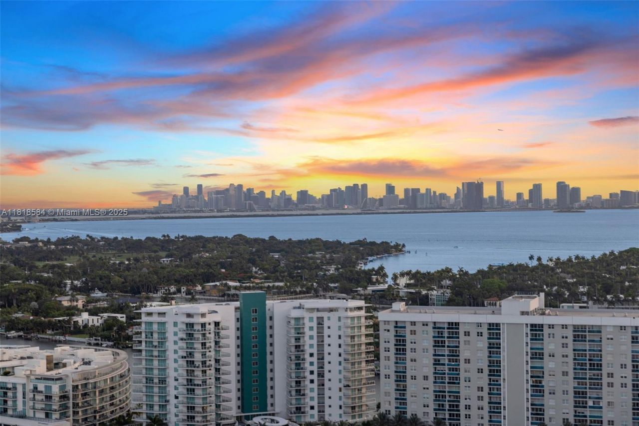 6899 Collins Ave, Unit 2707, Miami Beach, FL 33141 Photo