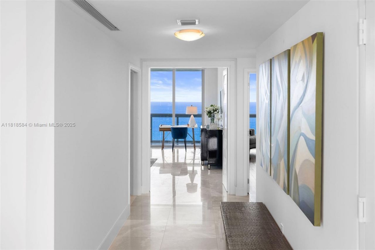 6899 Collins Ave, Unit 2707, Miami Beach, FL 33141 Photo