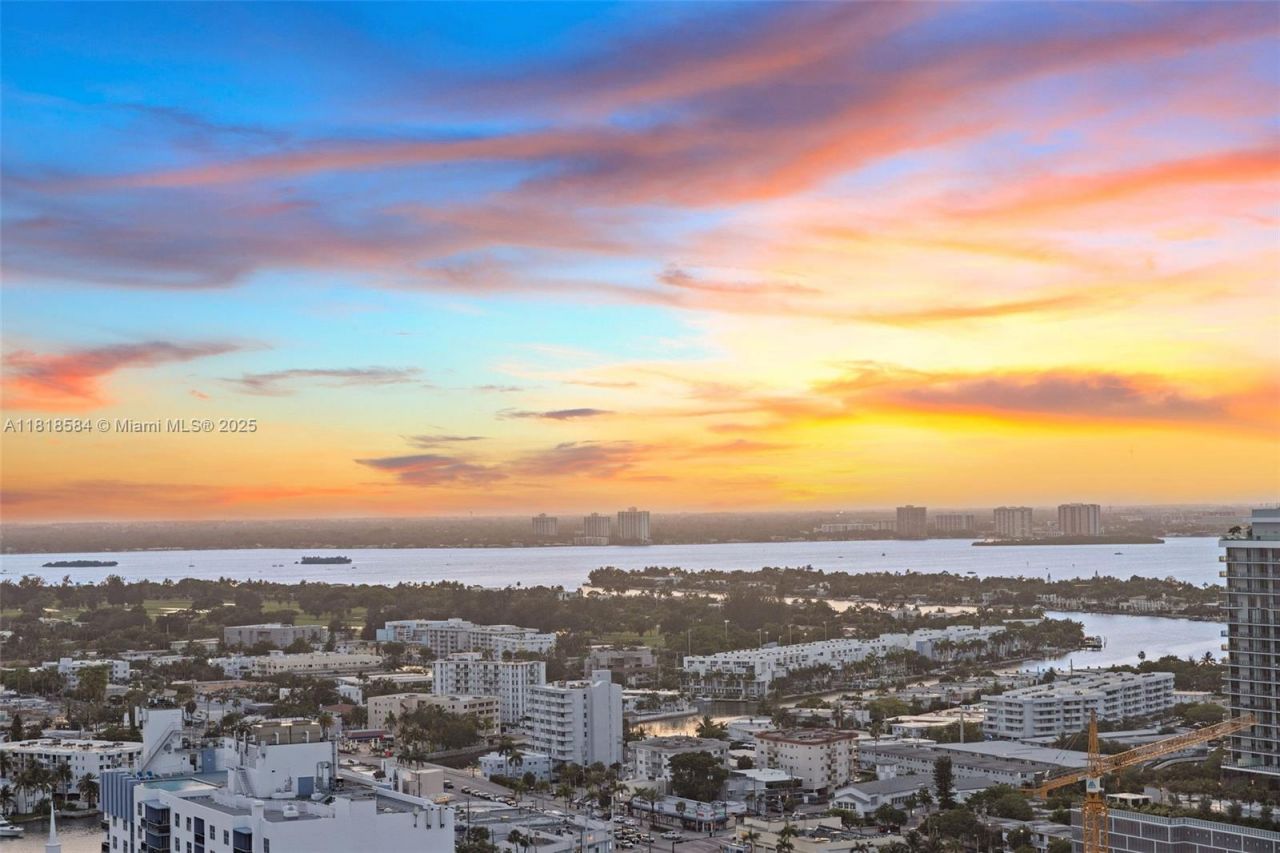 6899 Collins Ave, Unit 2707, Miami Beach, FL 33141 Photo