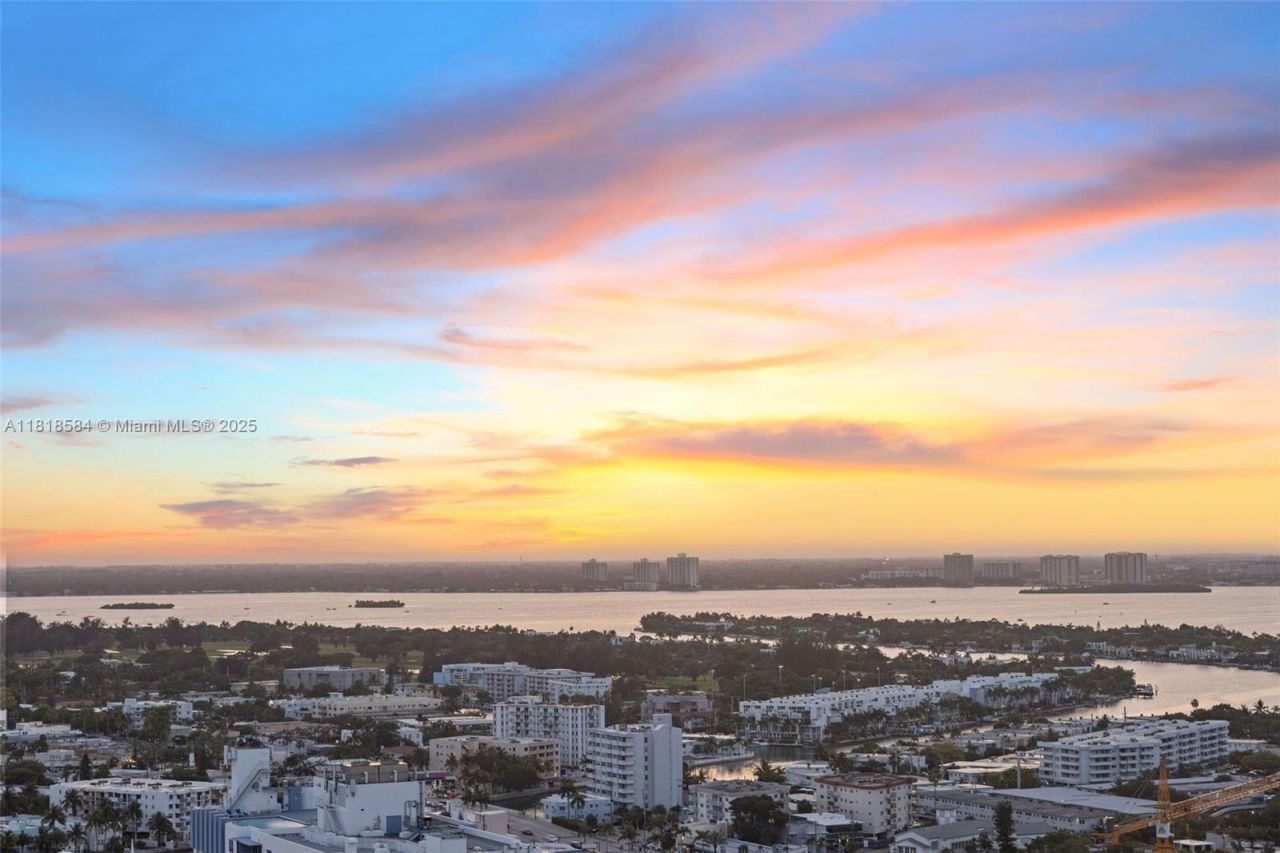 6899 Collins Ave, Unit 2707, Miami Beach, FL 33141 Photo