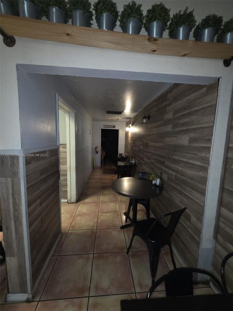 7269 NW 36th St, Miami, FL 33166 Photo