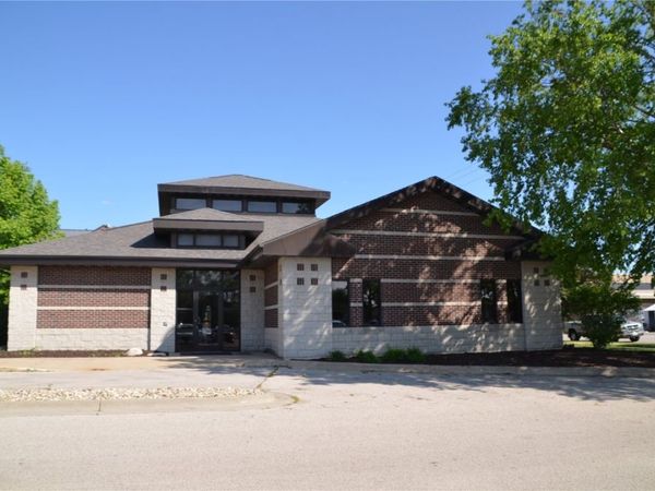 515 7th Avenue SE, Cedar Rapids, IA 52401