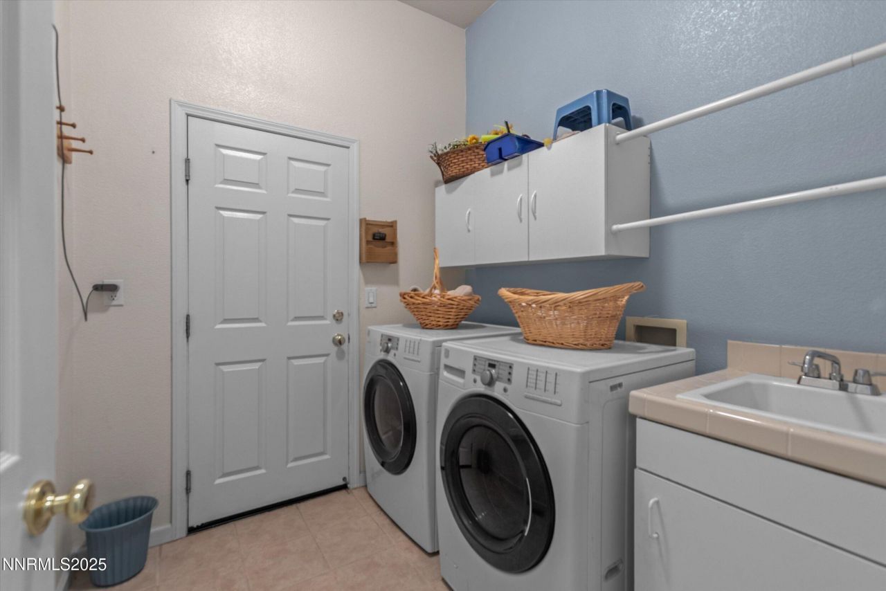 6831 Island Queen Court, Sparks, NV 89436 Photo