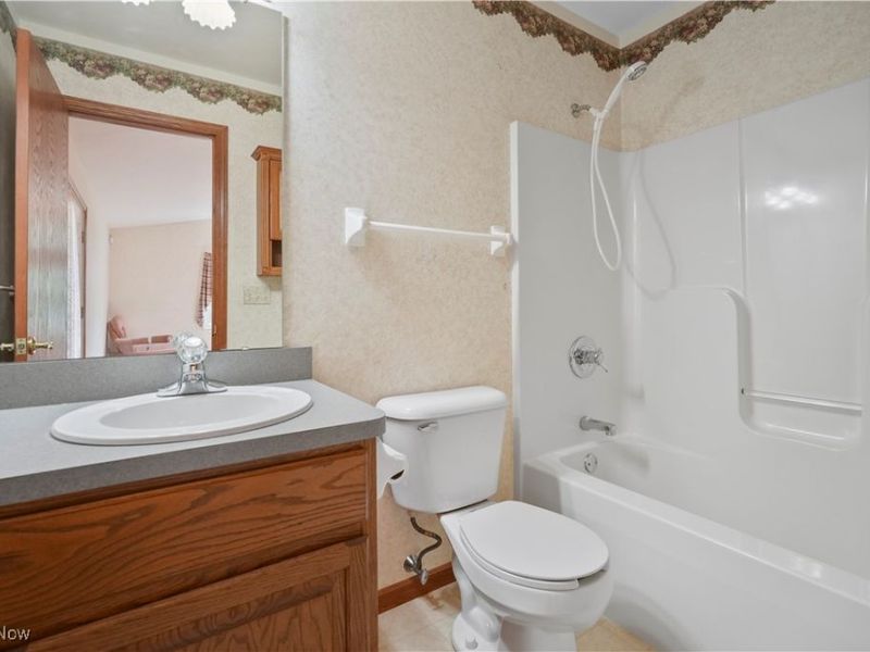 209 Greenbriar Lane, Dalton, OH 44618 Photo 22