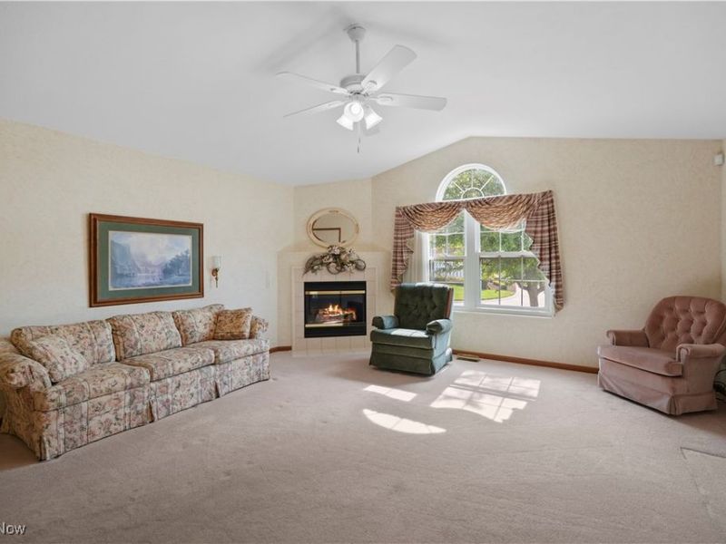 209 Greenbriar Lane, Dalton, OH 44618 Photo 4