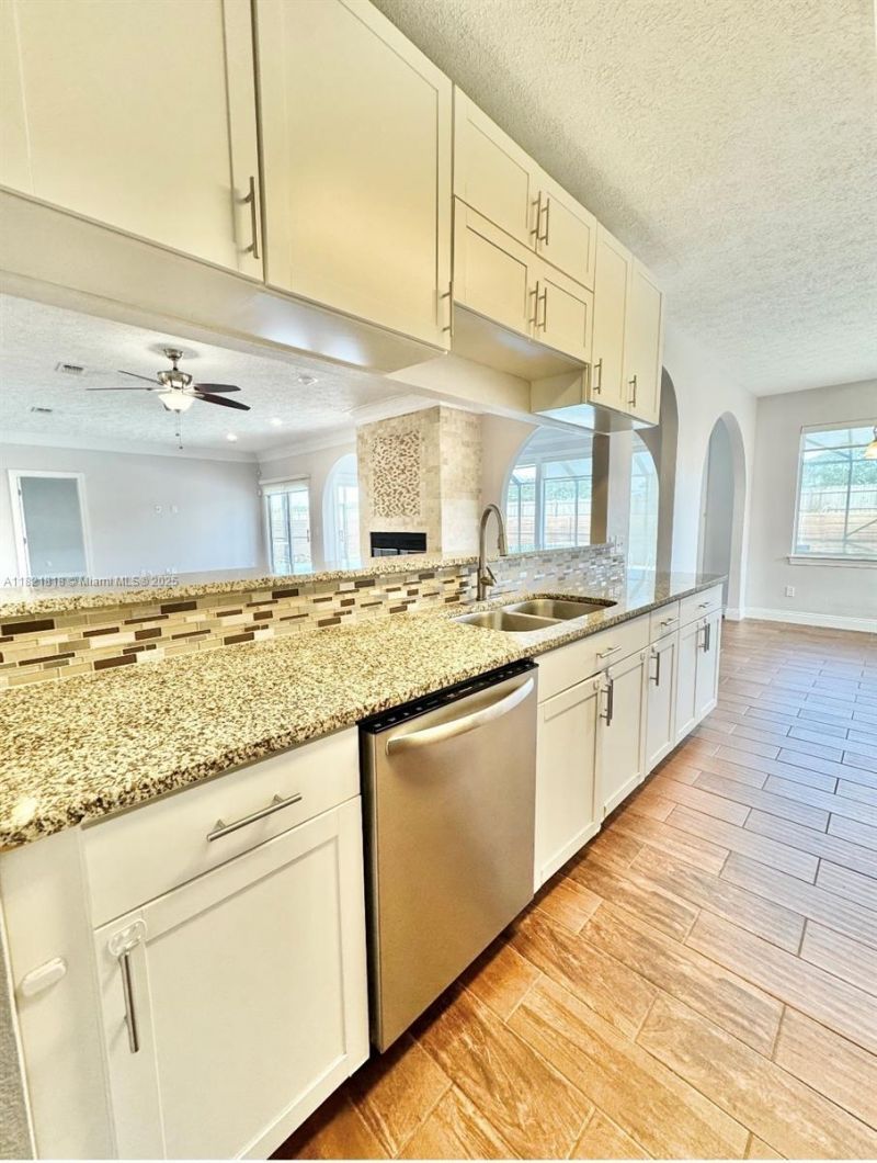 120 Hombre Circle, Panama City Beach, FL 32407 Photo