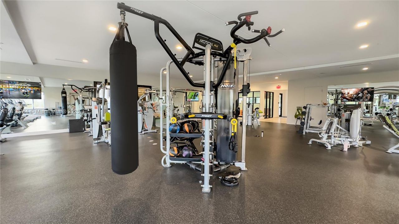 8885 NW 100th Pl, Doral, FL 33178 Photo