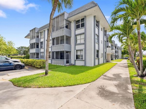 6705 NW 169th St, Unit C310, Hialeah, FL 33015