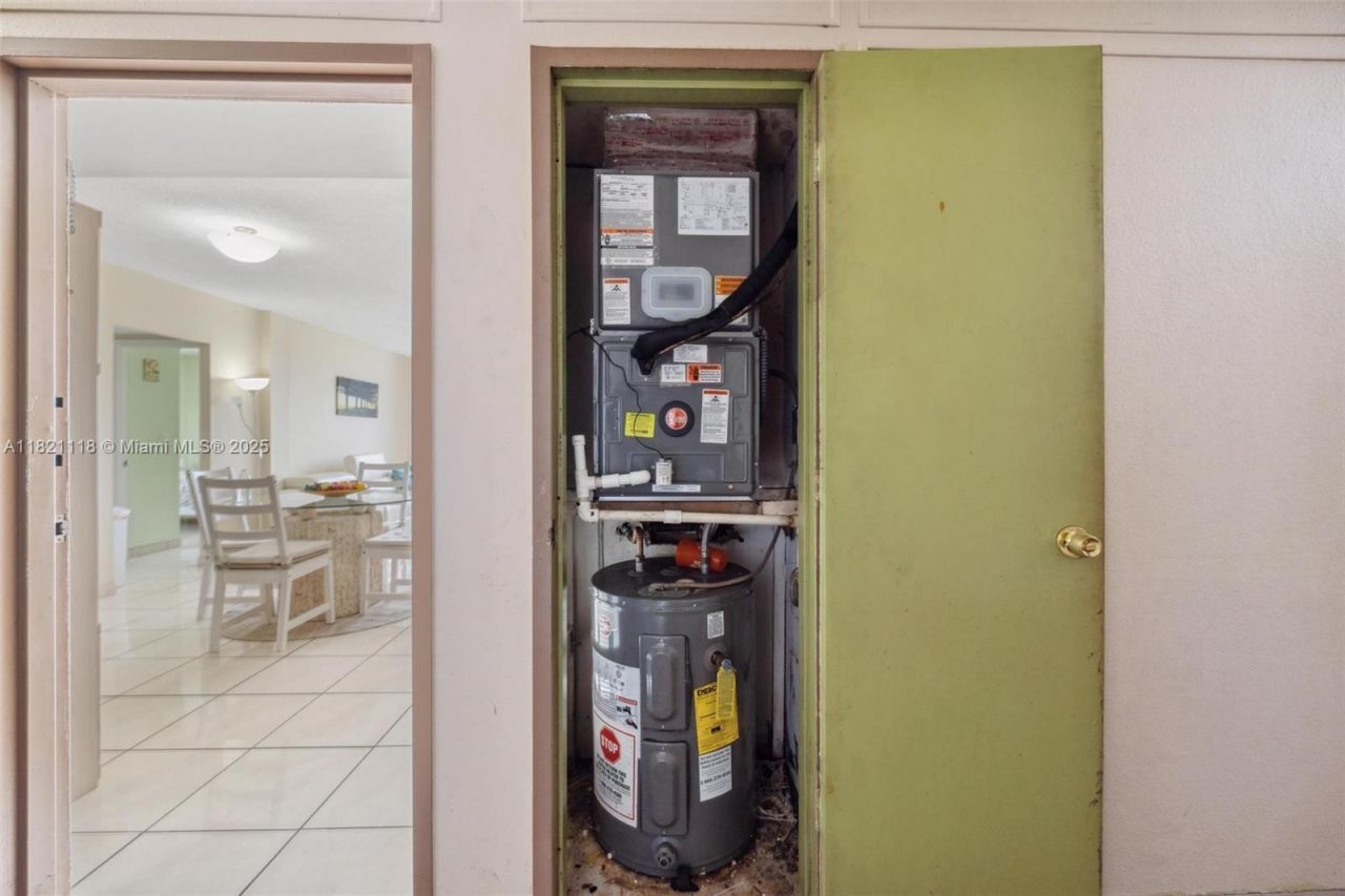 6705 NW 169th St, Unit C310, Hialeah, FL 33015 Photo