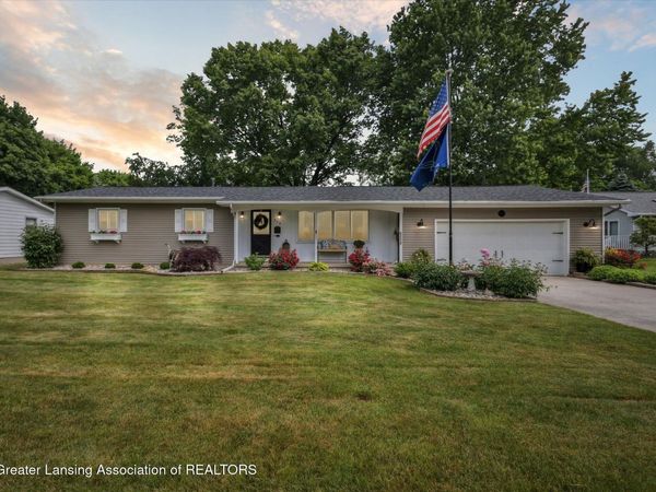 716 E Oak Street, Greenville, MI 48838