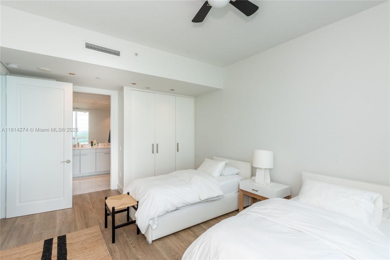 10295 Collins Ave, Unit 2506, Bal Harbour, FL 33154 Photo