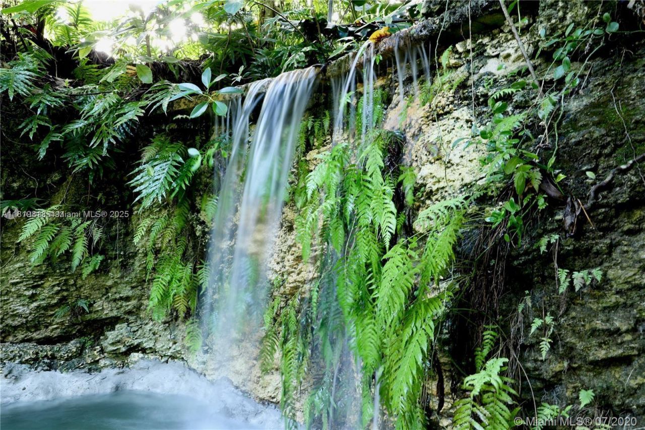 6540 SW 135th Ter, Pinecrest, FL 33156 Photo