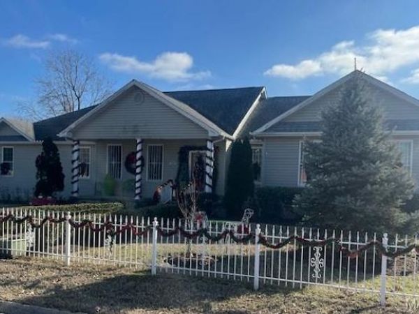 815 Gail Street, Charleston, MO 63834