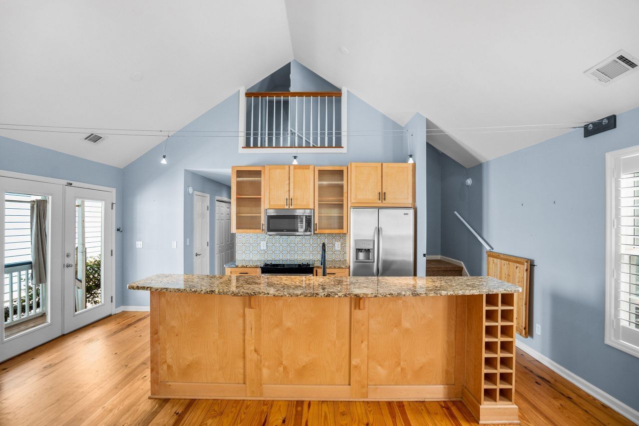 635 16th Street Photo 10