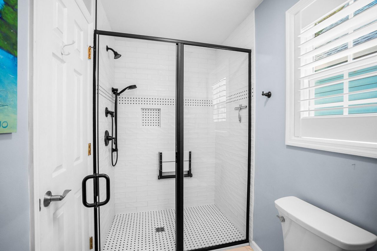 635 16th Street Photo 19