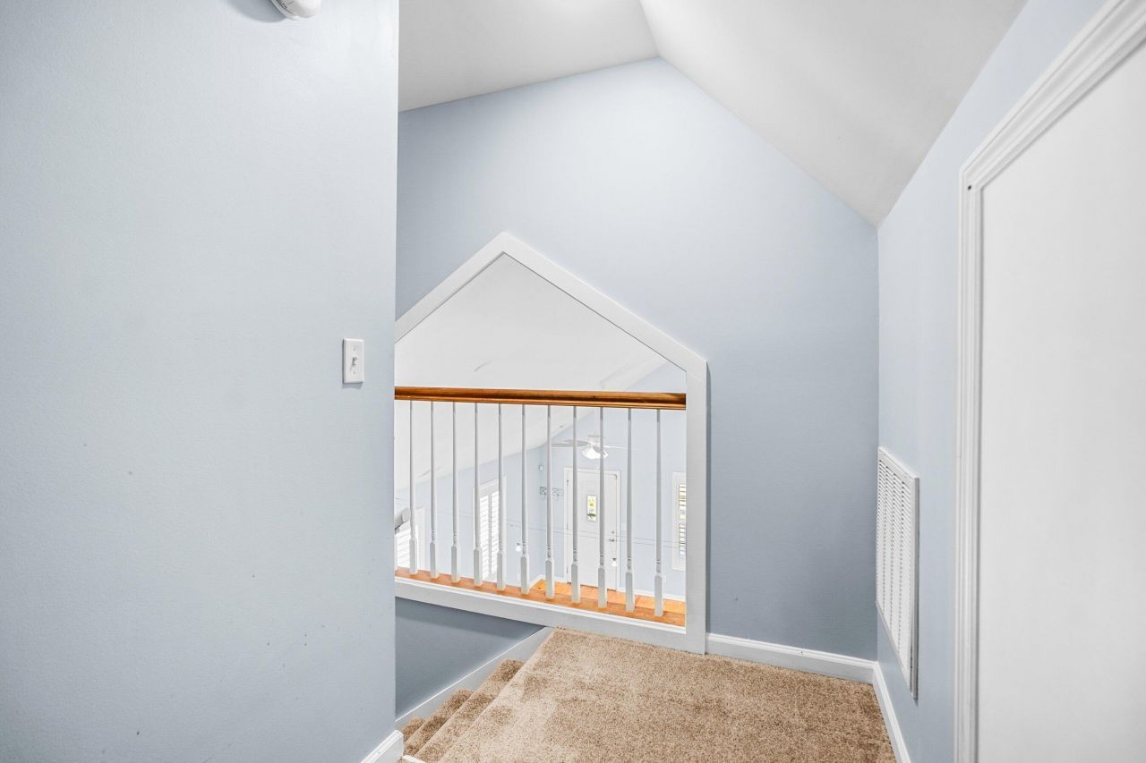 635 16th Street Photo 26