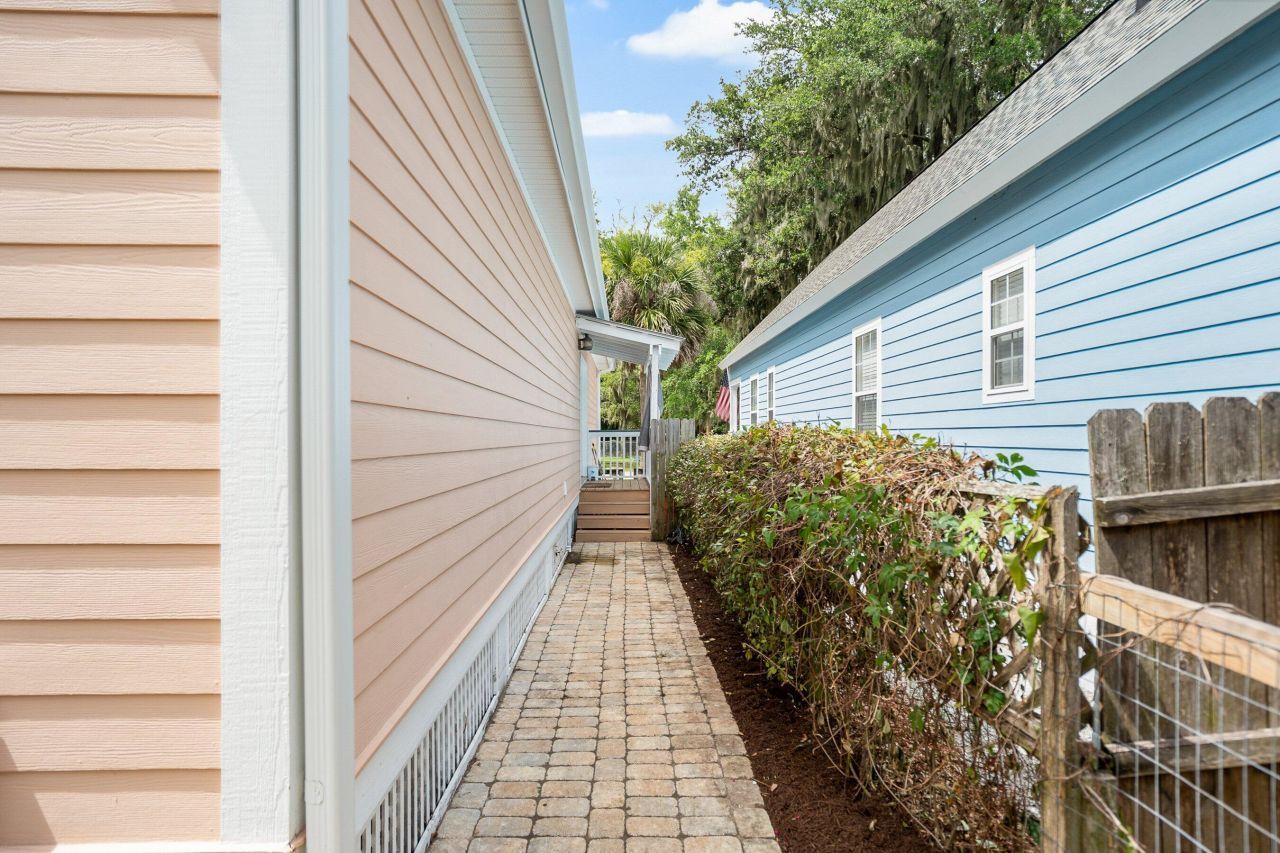 635 16th Street Photo 36