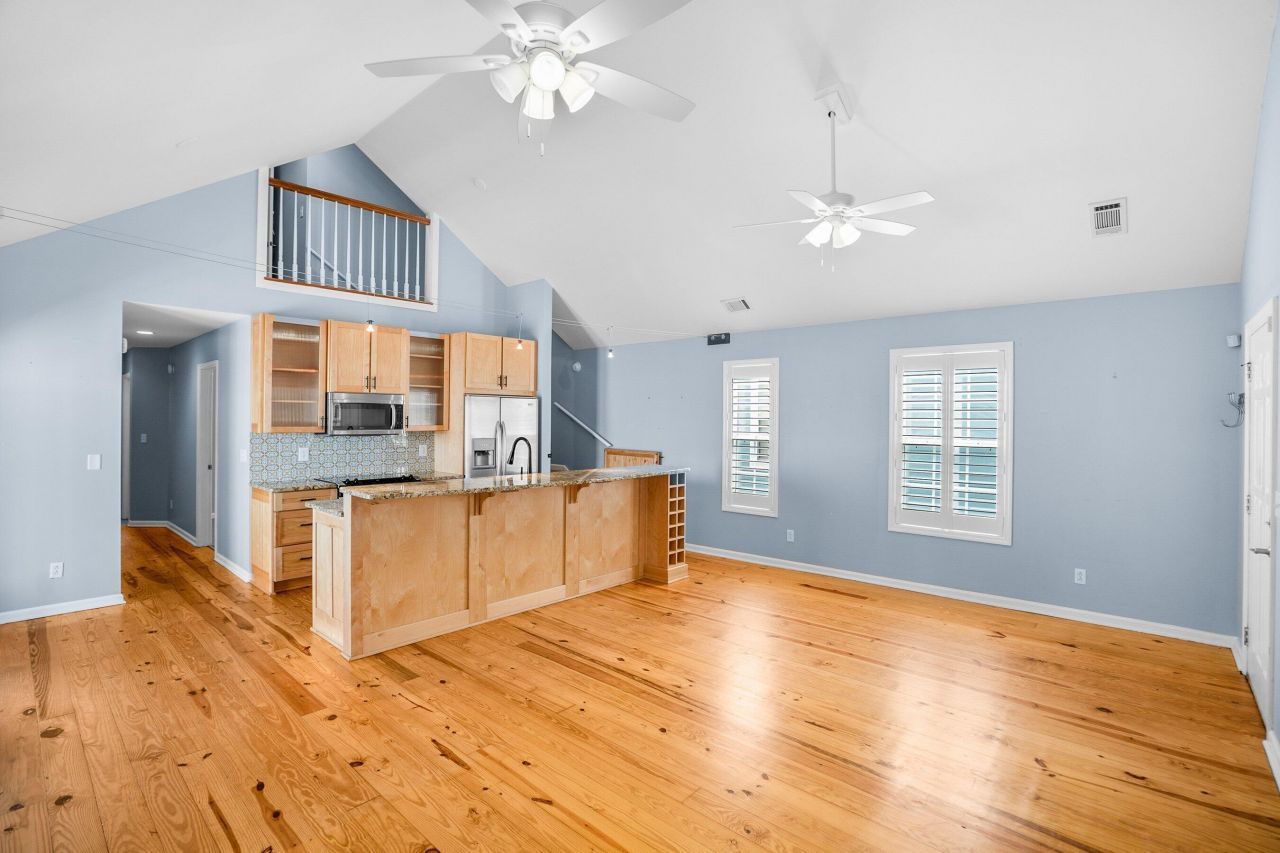 635 16th Street Photo 7