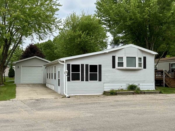 806 28th Street, Unit 17, Milford, IA 51351