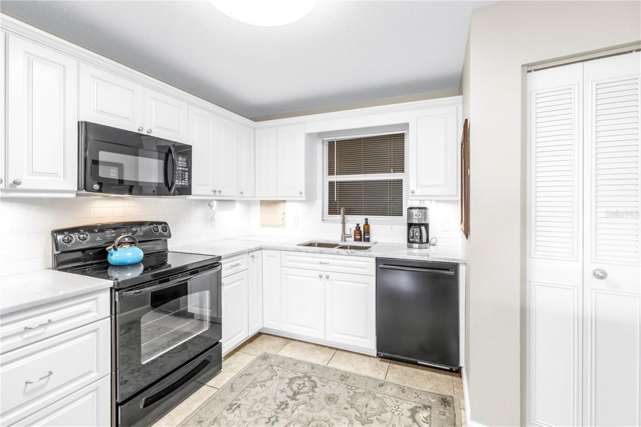 700 Beach Drive Ne, Unit 602, Saint Petersburg, FL 33701 Photo