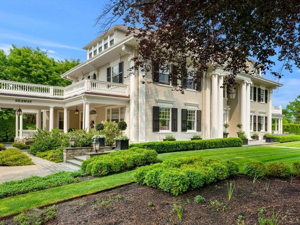 4 Cobb Avenue, Manchester, MA 01944