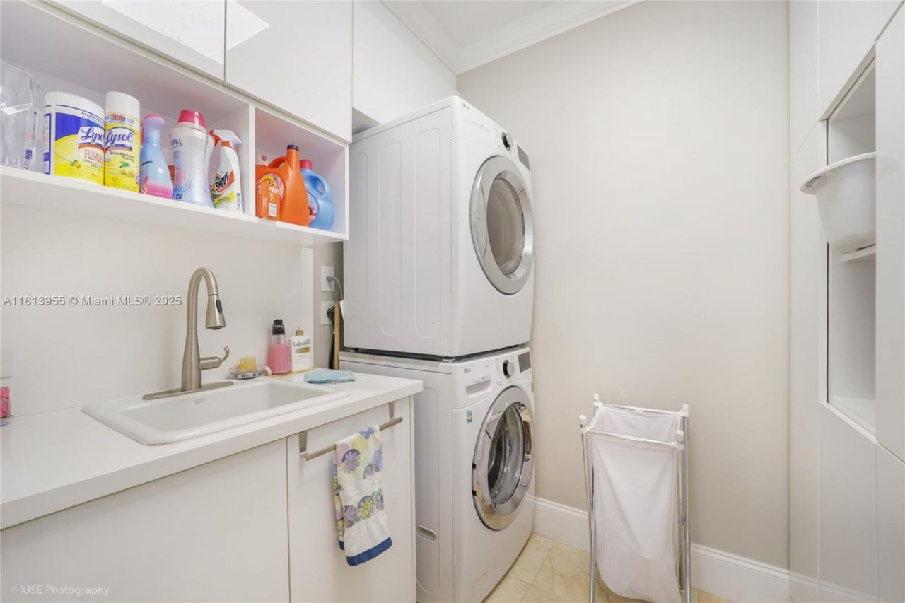 647 Almeria Ave, Coral Gables, FL 33134 Photo