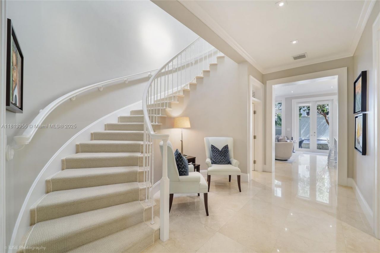 647 Almeria Ave, Coral Gables, FL 33134 Photo