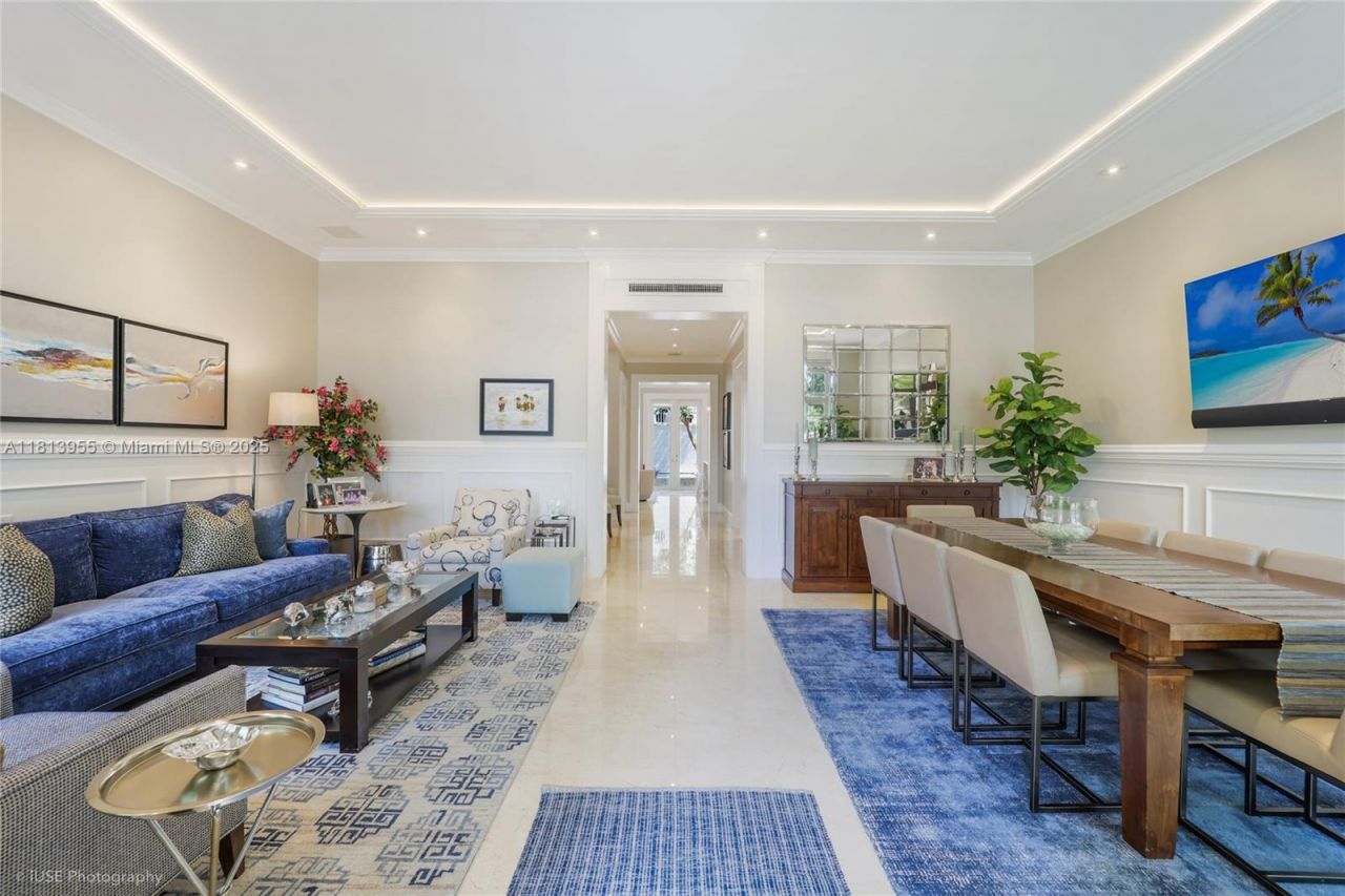 647 Almeria Ave, Coral Gables, FL 33134 Photo