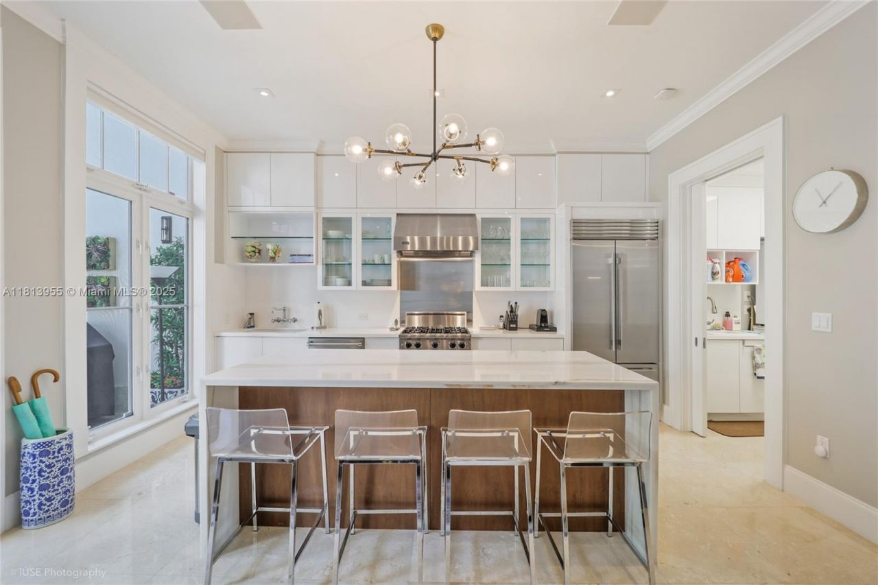 647 Almeria Ave, Coral Gables, FL 33134 Photo