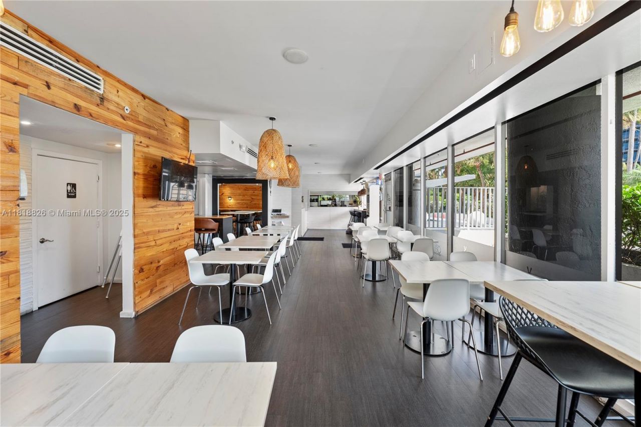 200 SE 15th Rd, Unit 1S, Miami, FL 33129 Photo