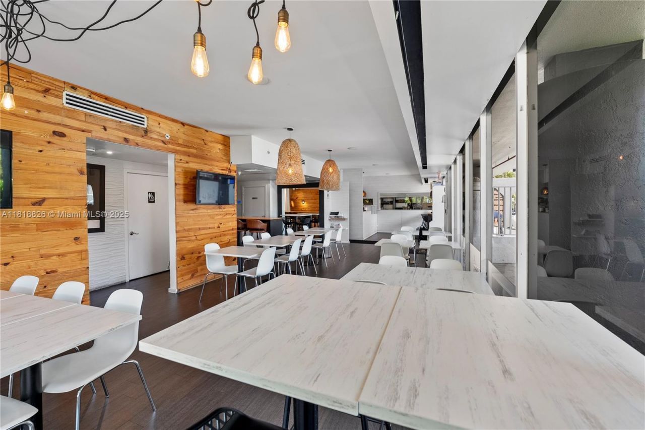 200 SE 15th Rd, Unit 1S, Miami, FL 33129 Photo