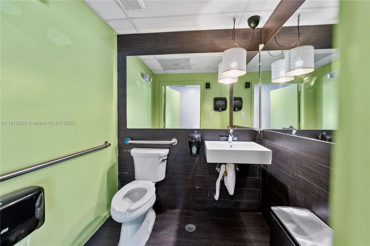 200 SE 15th Rd, Unit 1S, Miami, FL 33129 Photo