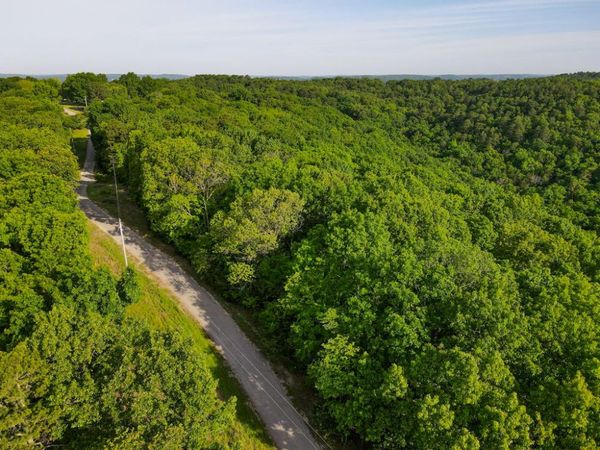 000 Mountain Estate Drive, Blue Eye, MO 65611