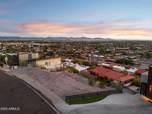 7040 N 23RD Place, Unit 104, Phoenix, AZ 85020