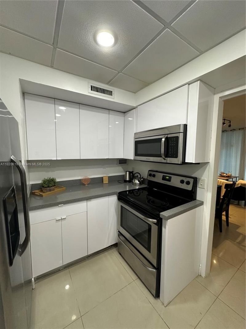 3505 S Ocean Dr, Unit 411, Hollywood, FL 33019 Photo